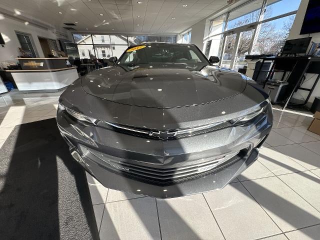 2017 Chevrolet Camaro 2dr Coupe 1LT