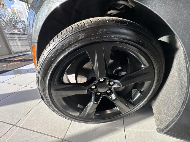 2017 Chevrolet Camaro 2dr Coupe 1LT