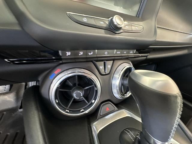 2017 Chevrolet Camaro 2dr Coupe 1LT