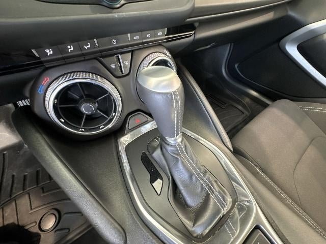 2017 Chevrolet Camaro 2dr Coupe 1LT