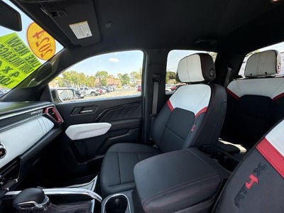 2024 GMC Canyon Crew Cab Short Box 4-Wheel Drive AT4X