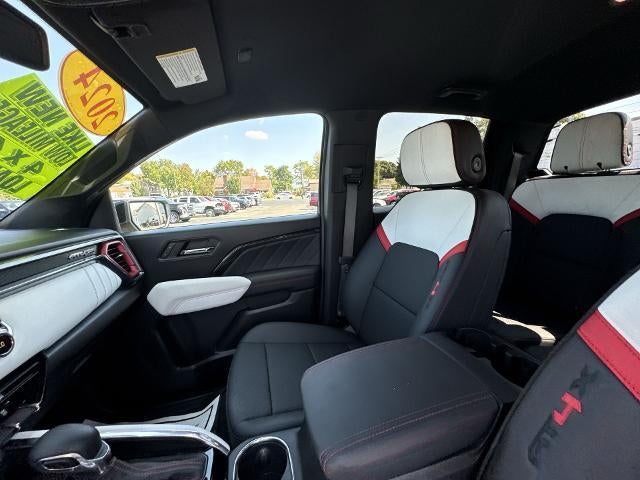 2024 GMC Canyon Crew Cab Short Box 4-Wheel Drive AT4X