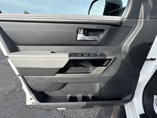 2025 Toyota Sequoia SR5 4WD (SE)