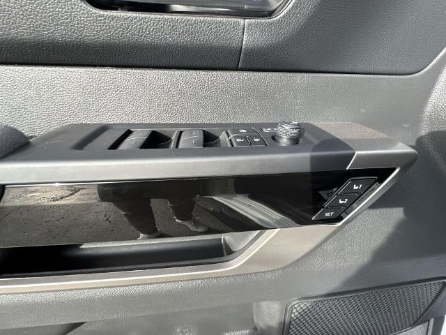 2025 Toyota Sequoia SR5 4WD (SE)