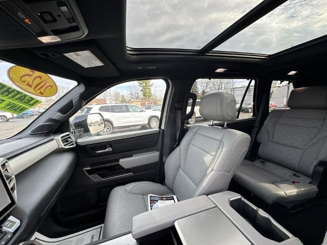 2025 Toyota Sequoia SR5 4WD (SE)