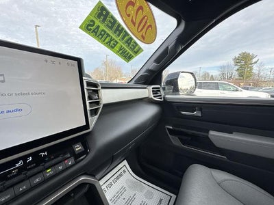 2025 Toyota Sequoia SR5 4WD (SE)