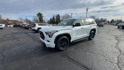 2025 Toyota Sequoia SR5 4WD (SE)