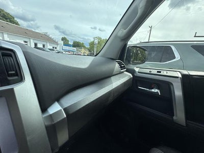 2021 Toyota 4Runner SR5 4WD (GS)