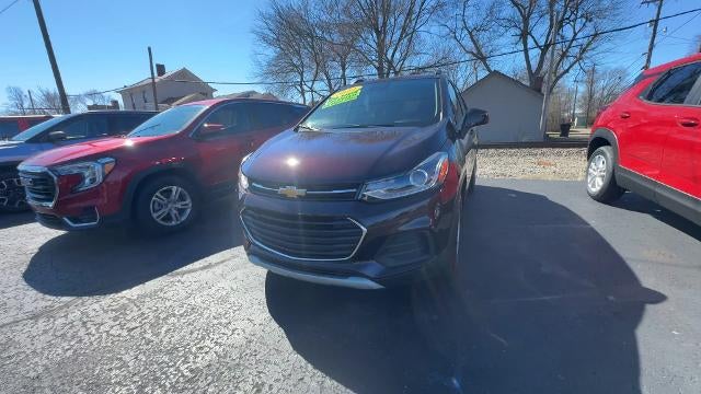 Used 2022 Chevrolet Trax LT with VIN KL7CJPSM4NB563662 for sale in Eaton, OH