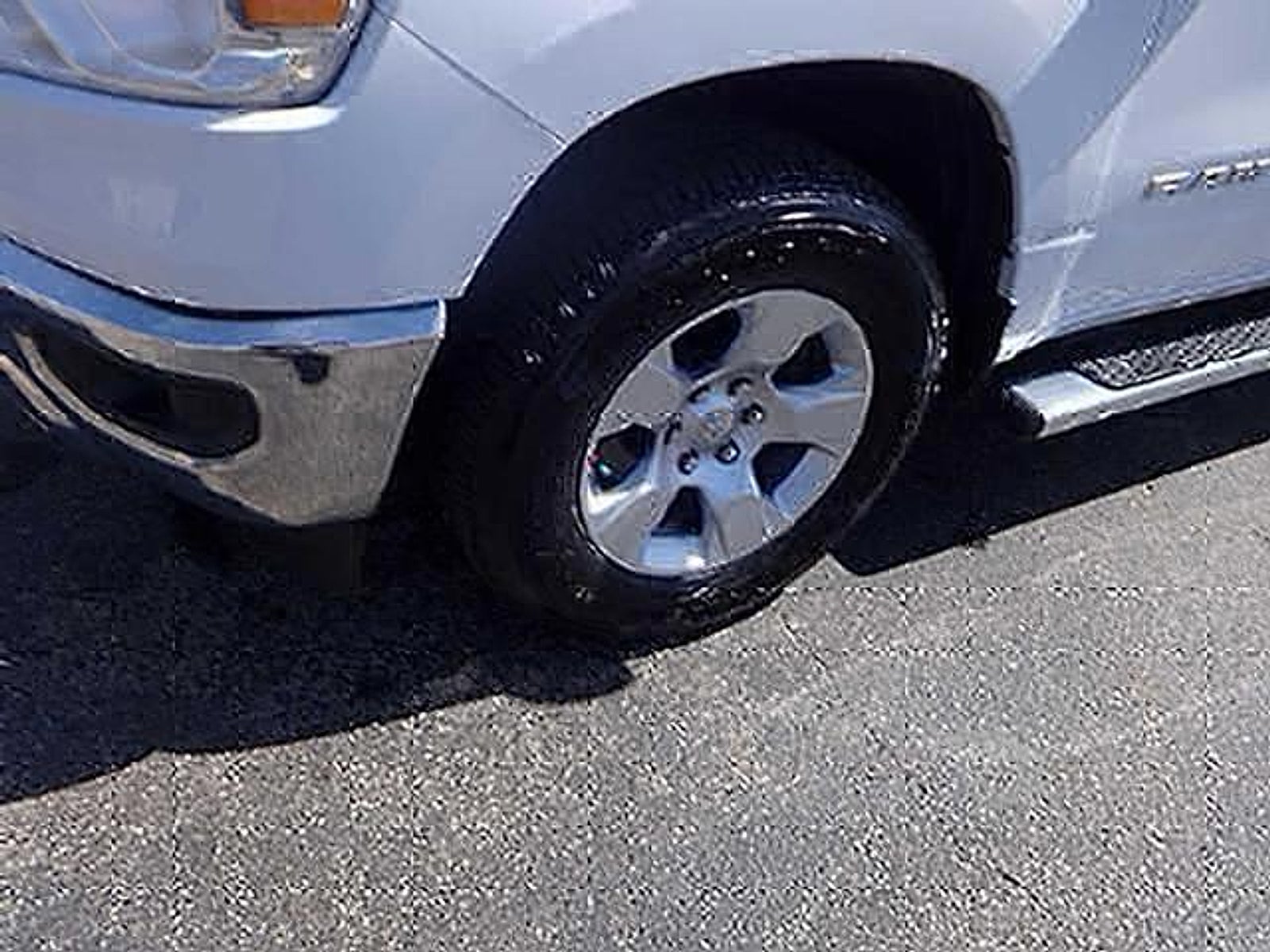 2023 RAM 1500 Big Horn Crew Cab 4x4 5'7" Box