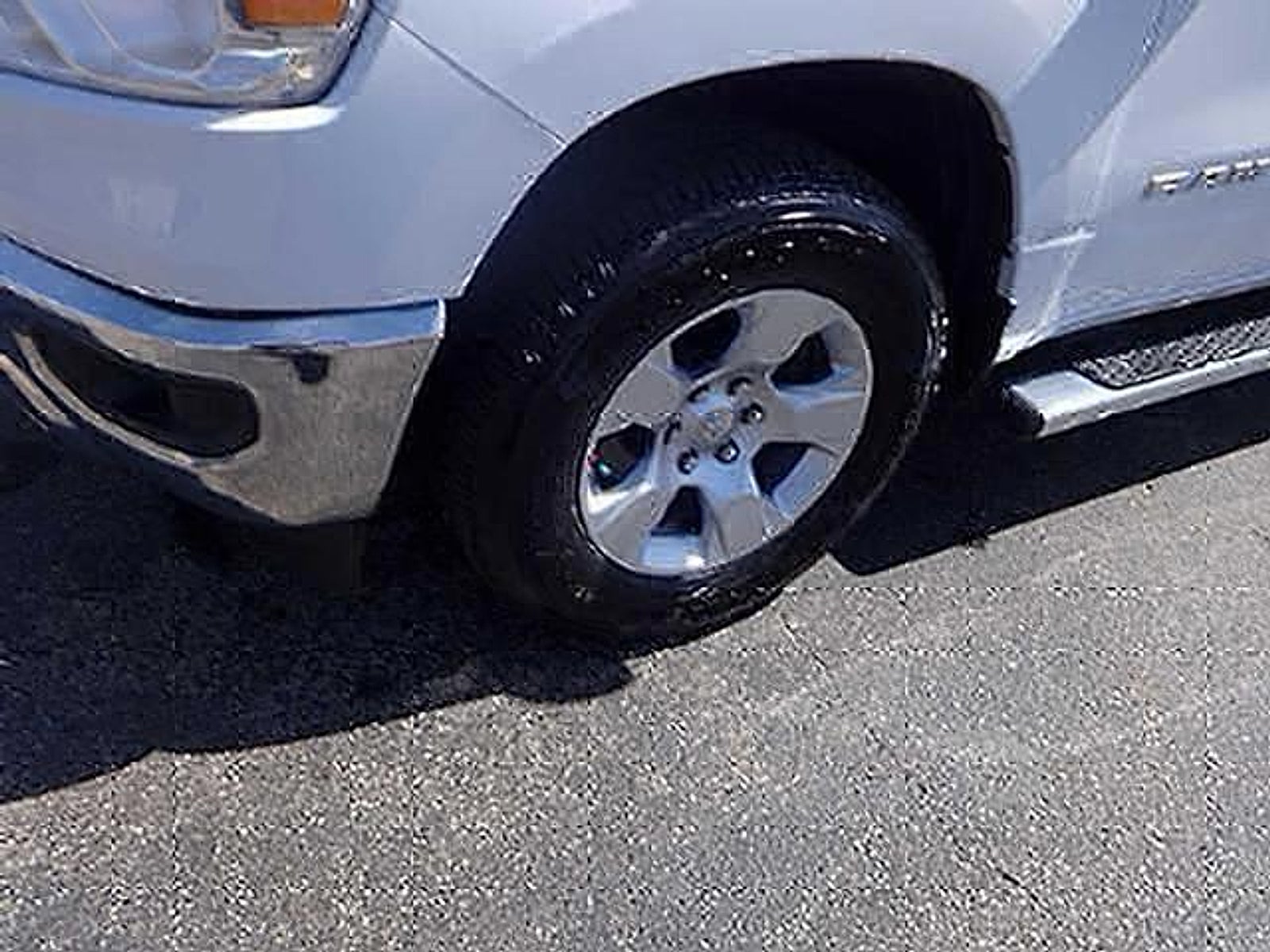 2023 RAM 1500 Big Horn Crew Cab 4x4 5'7" Box