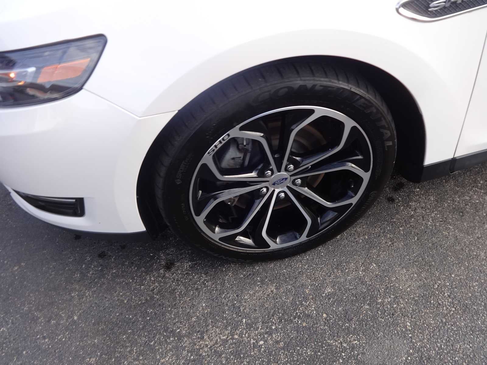 2019 Ford Taurus SHO