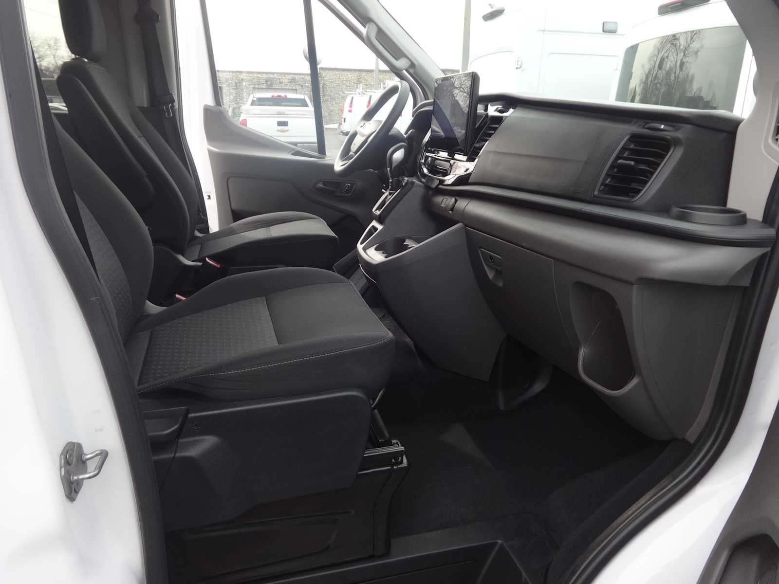 2023 Ford Transit Passenger Wagon XLT