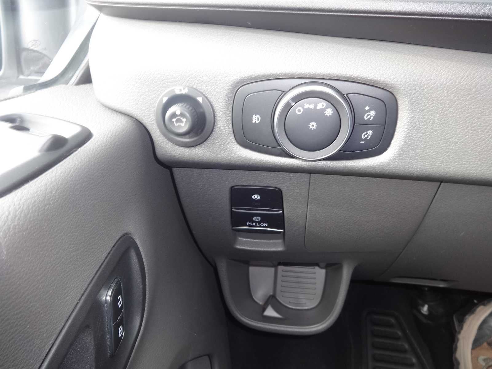 2023 Ford Transit Passenger Wagon XLT