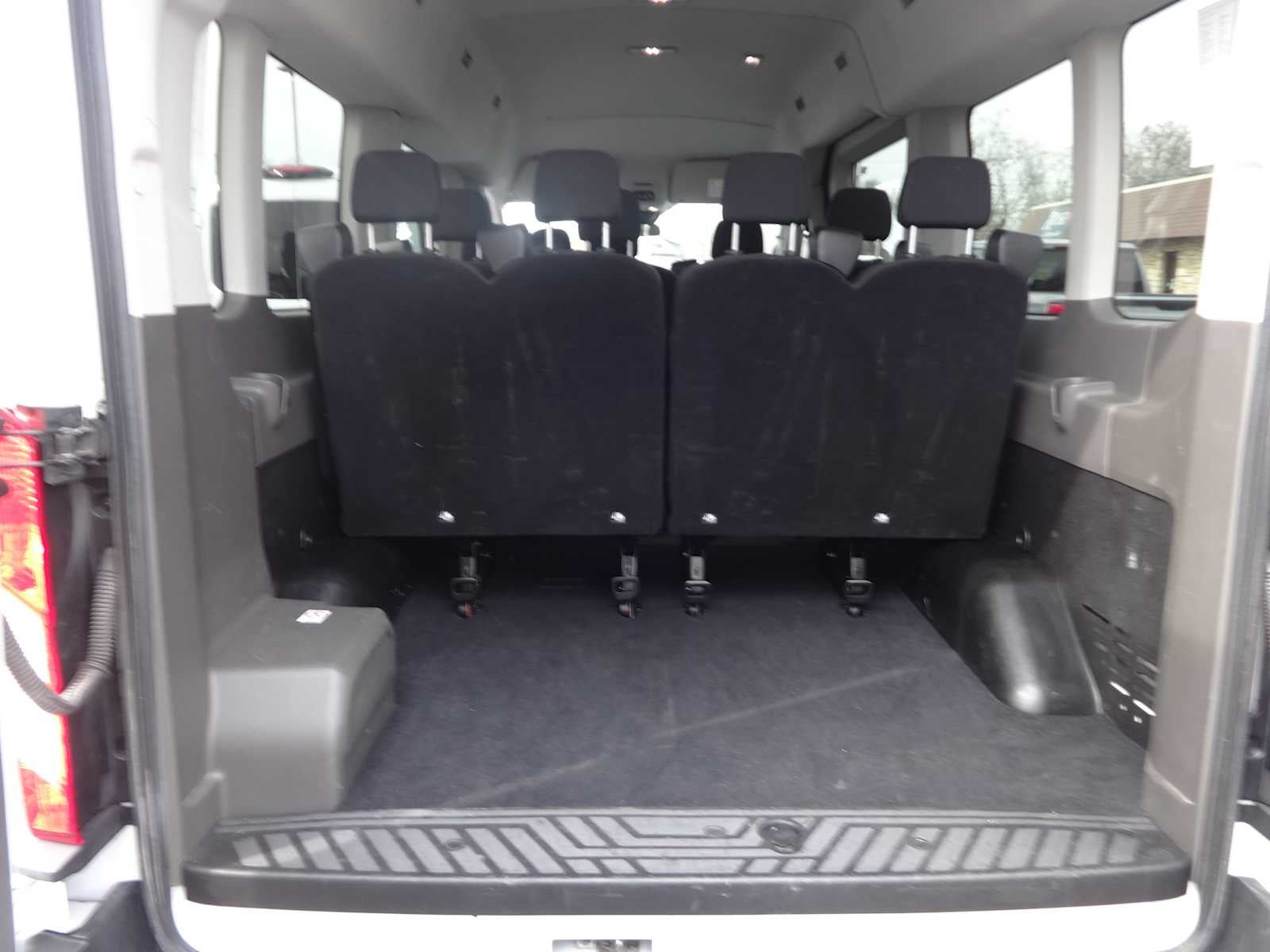 2023 Ford Transit Passenger Wagon XLT