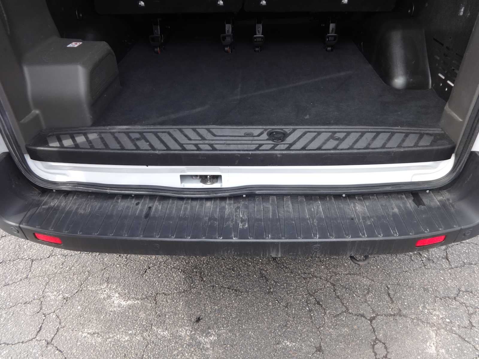 2023 Ford Transit Passenger Wagon XLT