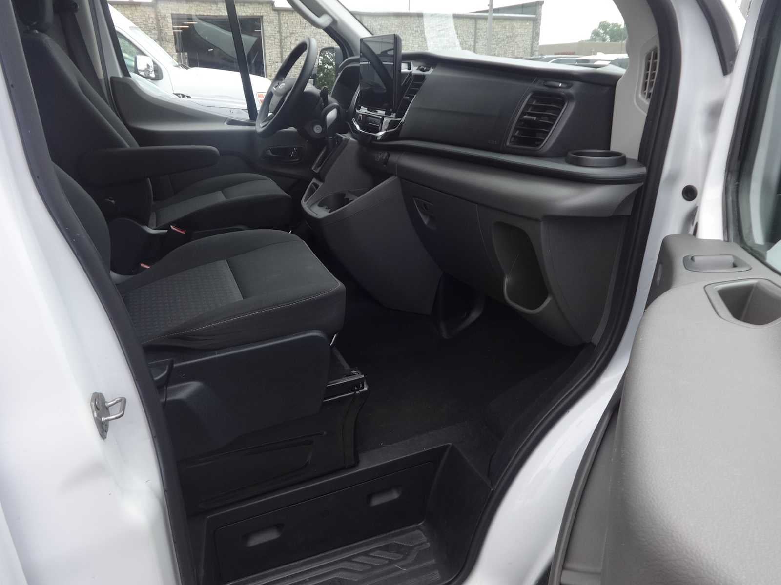 2023 Ford Transit Passenger XLT