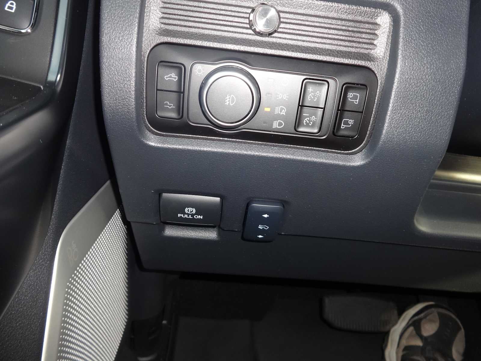 2025 Ford Super Duty F-350 SRW Platinum