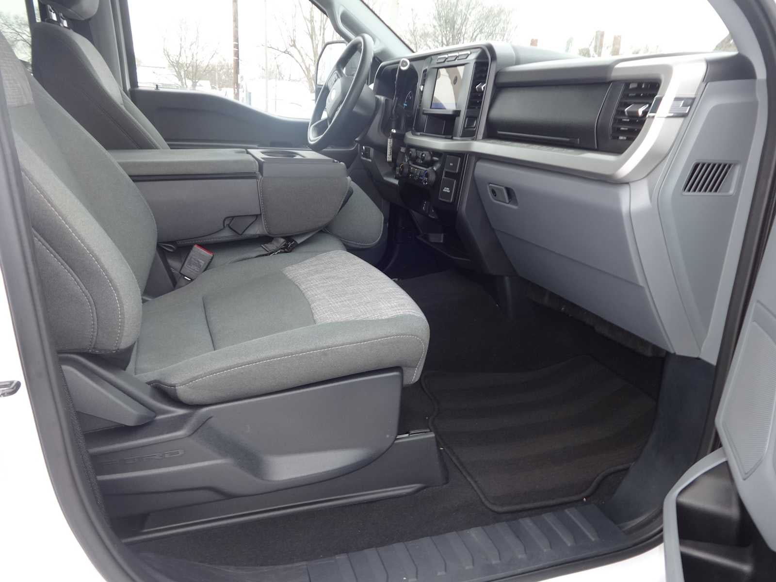 2024 Ford Super Duty F-350 SRW XLT