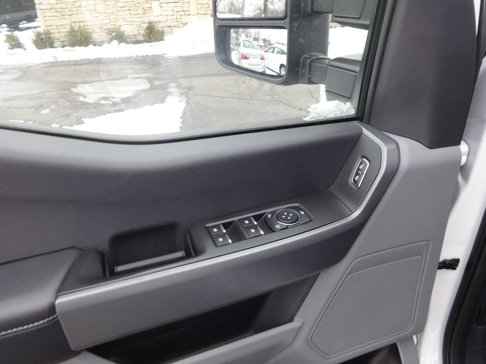 2024 Ford Super Duty F-350 SRW XLT