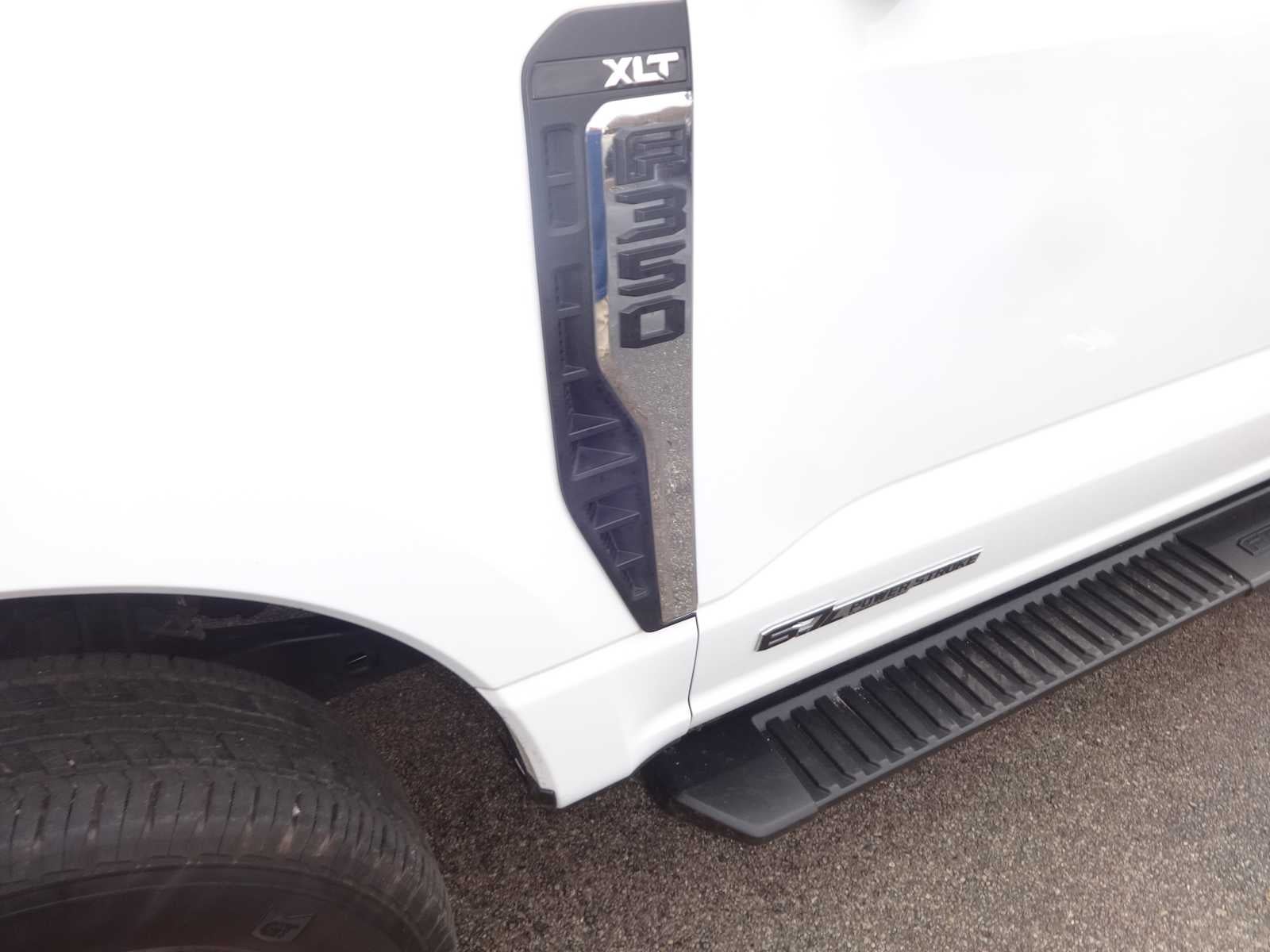 2025 Ford Super Duty F-350 SRW Pickup XLT