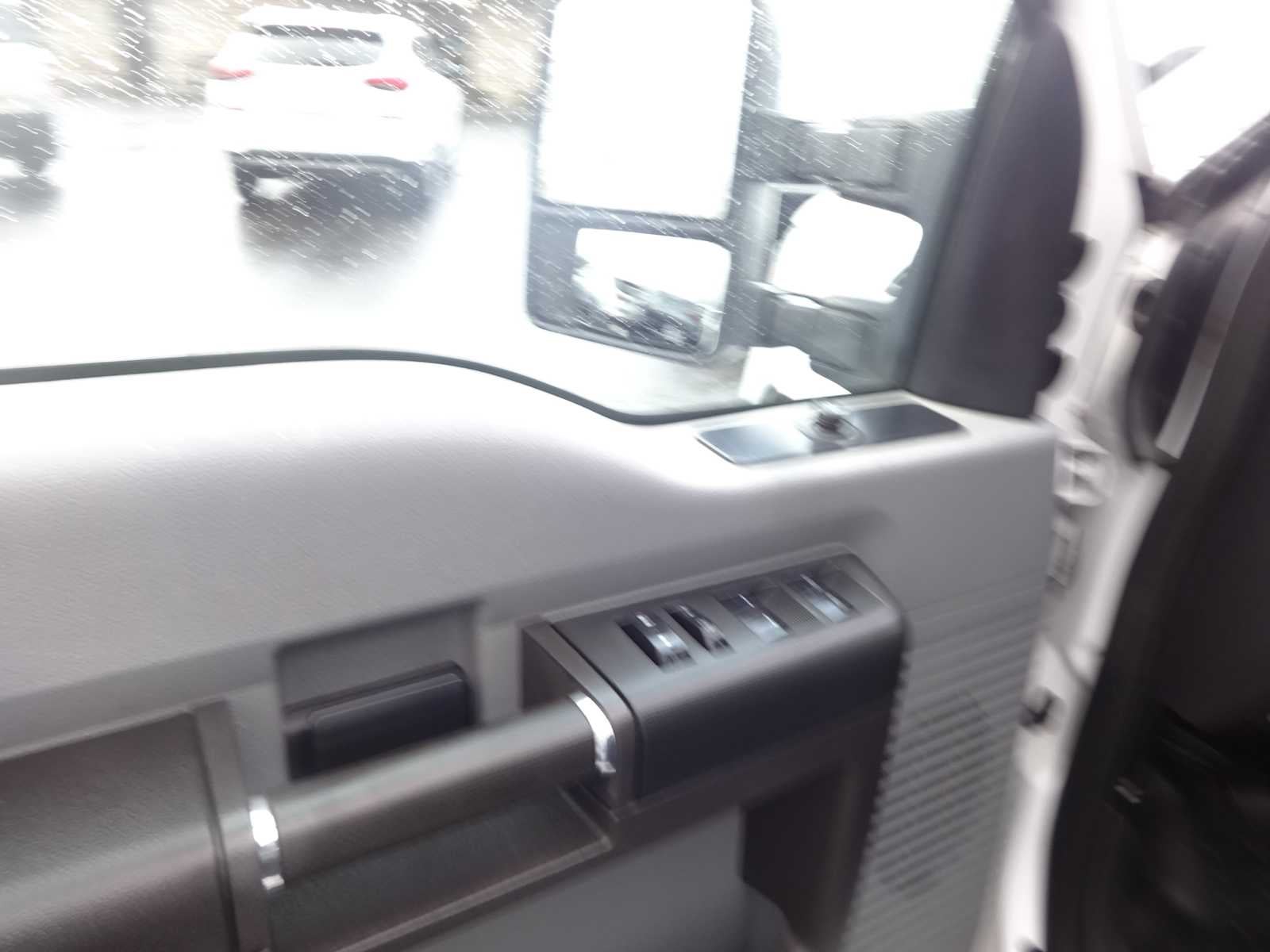 2015 Ford Super Duty F-350 SRW XL