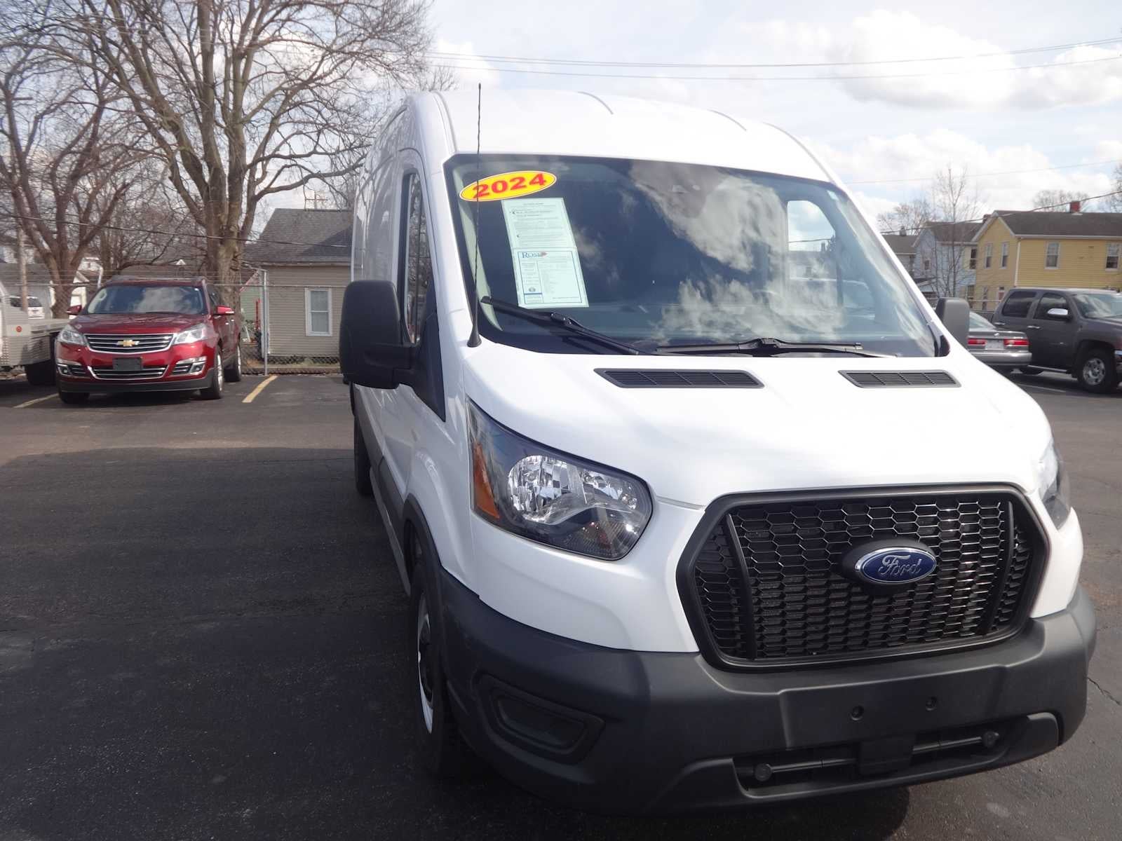 2024 Ford Transit Cargo Van T-250 148" Med Rf 9070 GVWR RWD