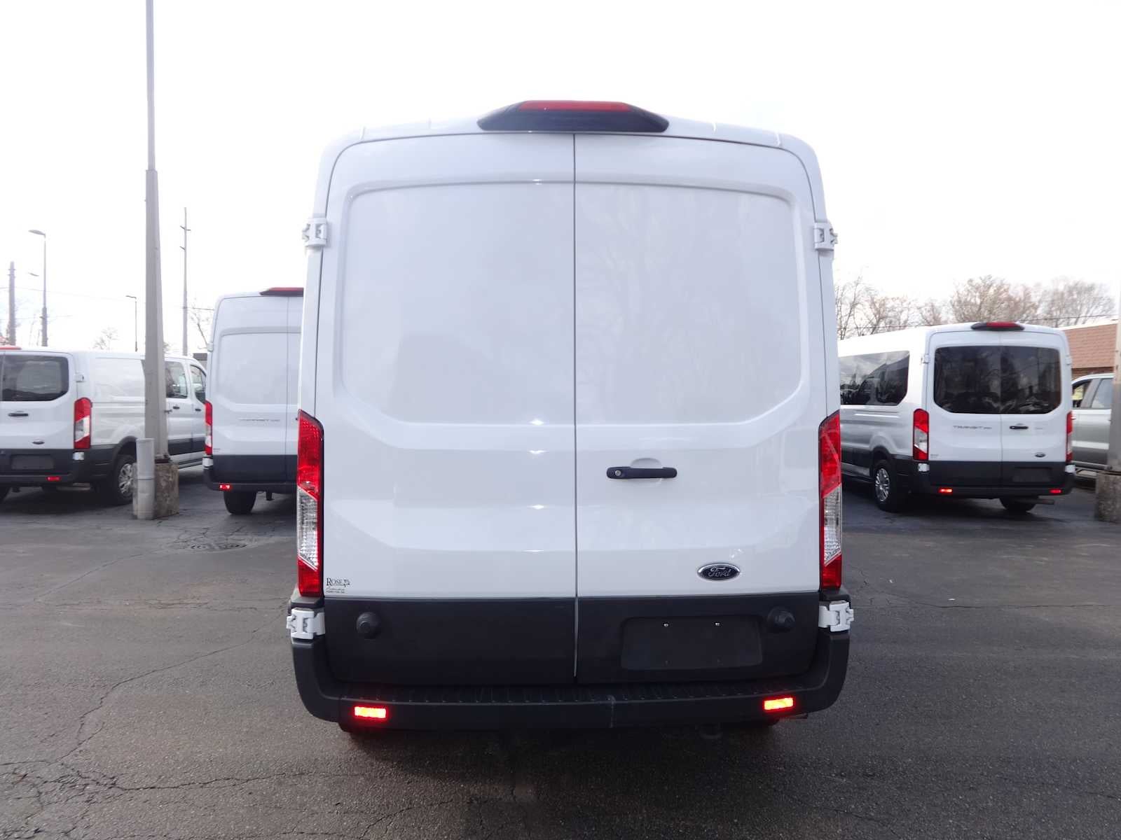 2024 Ford Transit Cargo Van T-250 148" Med Rf 9070 GVWR RWD