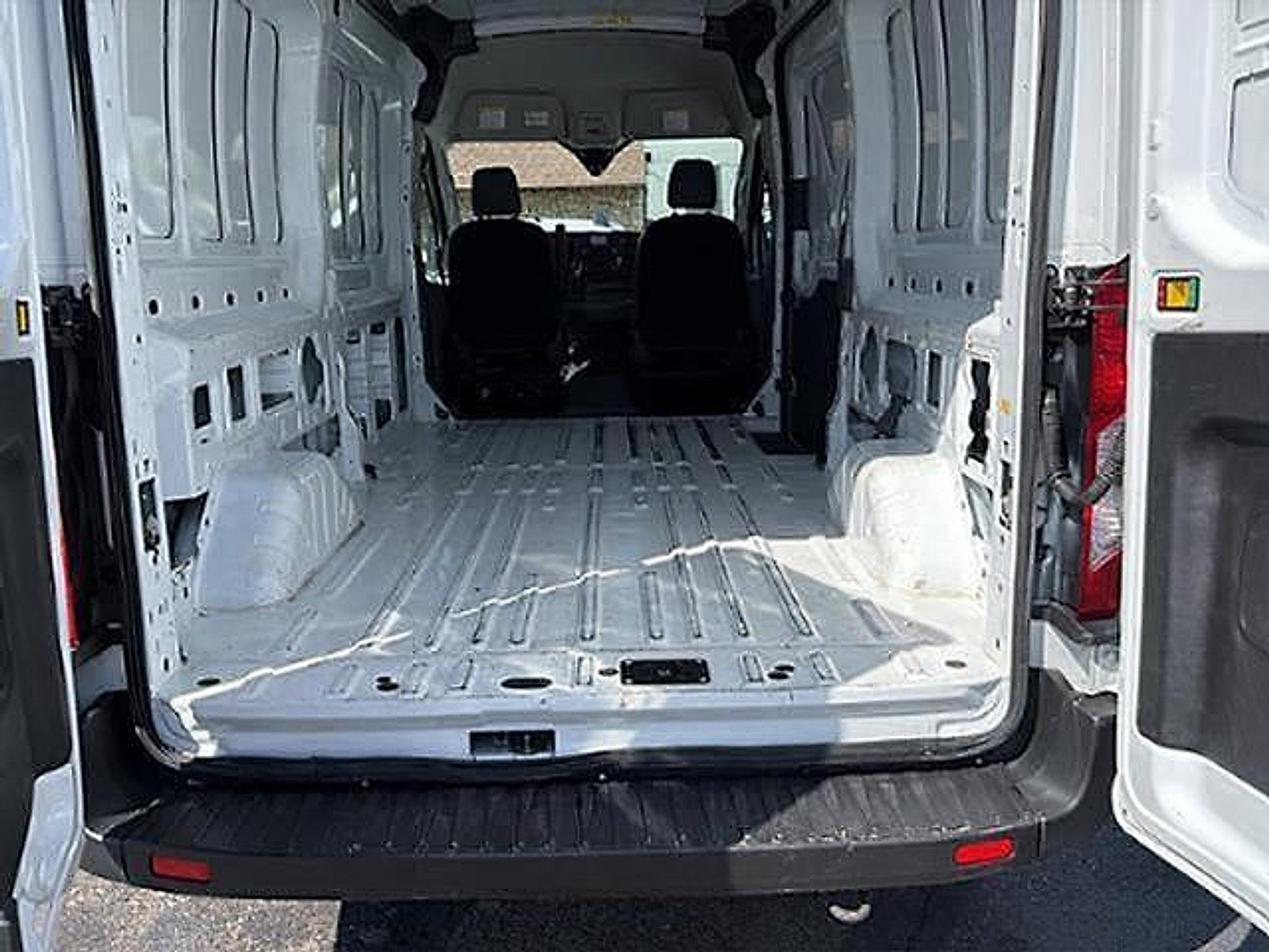 2023 Ford Transit Cargo Van T-250 130" Med Rf 9070 GVWR RWD