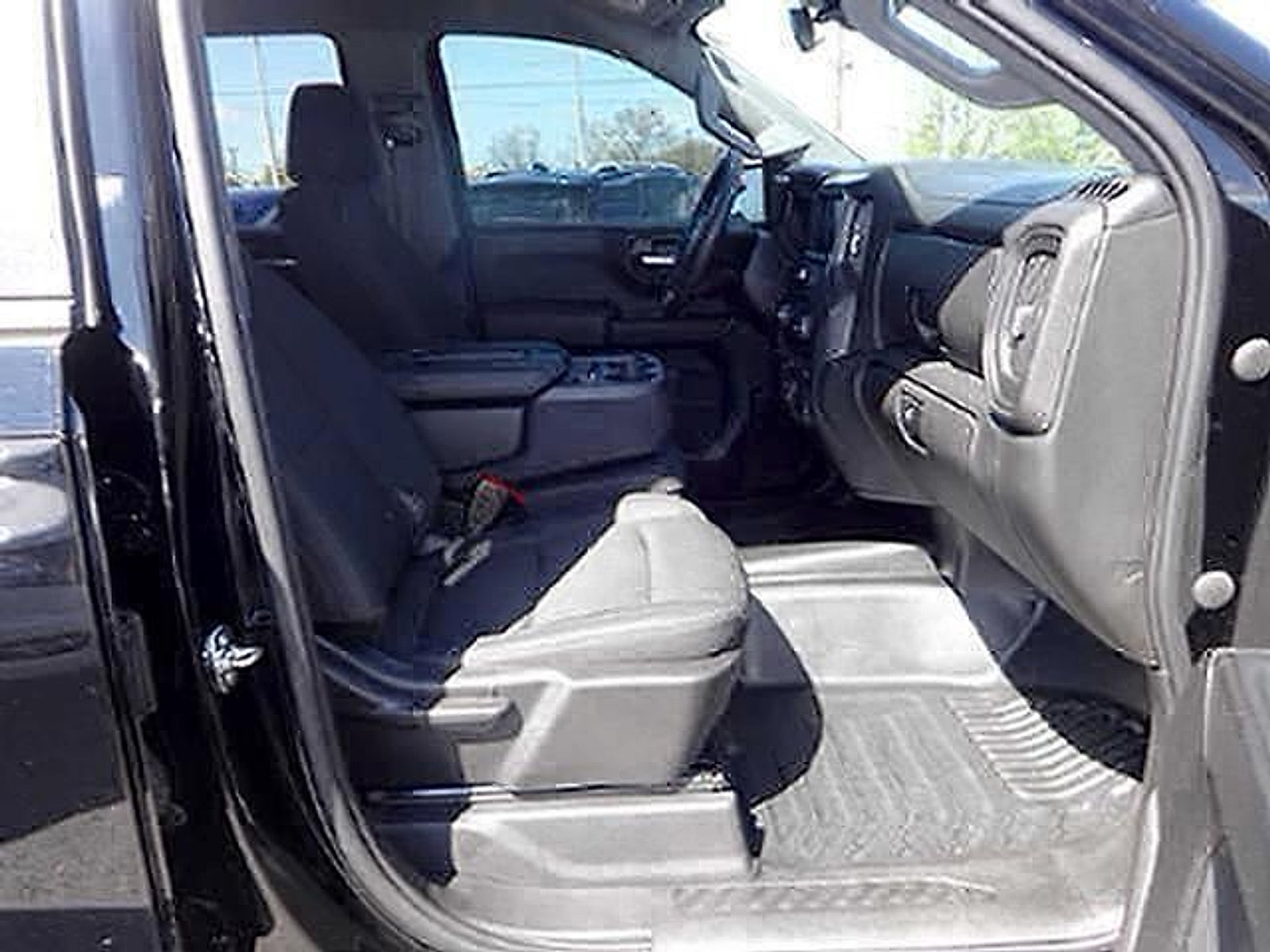 2022 Chevrolet Silverado 1500 4WD Crew Cab Short Bed WT