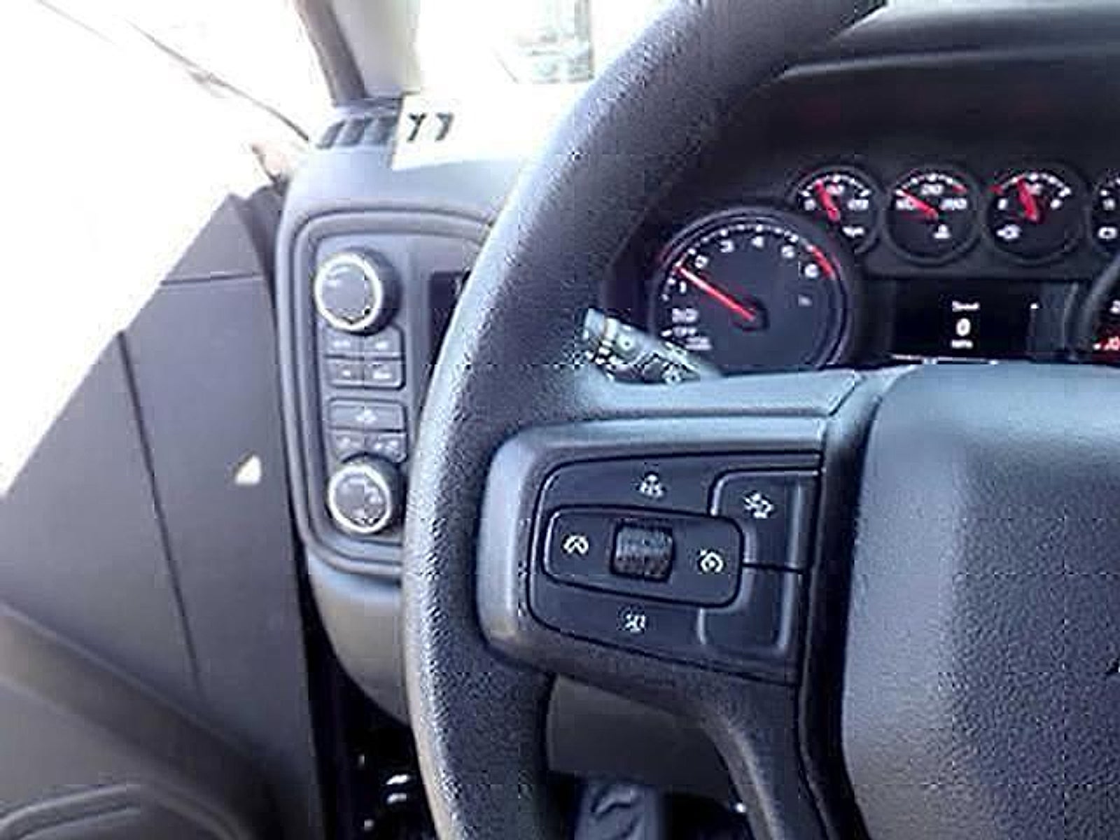 2022 Chevrolet Silverado 1500 4WD Crew Cab Short Bed WT