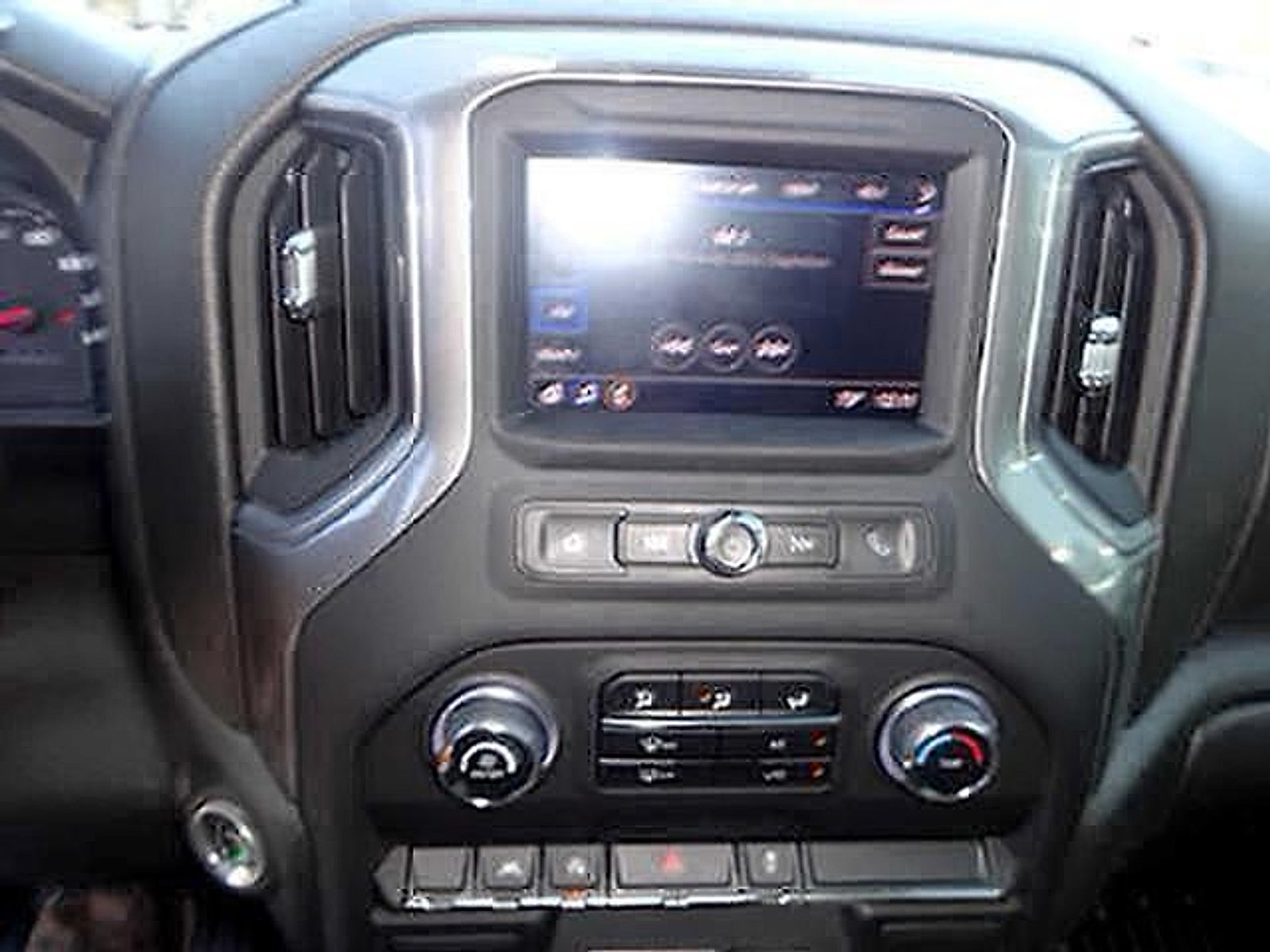 2022 Chevrolet Silverado 1500 4WD Crew Cab Short Bed WT