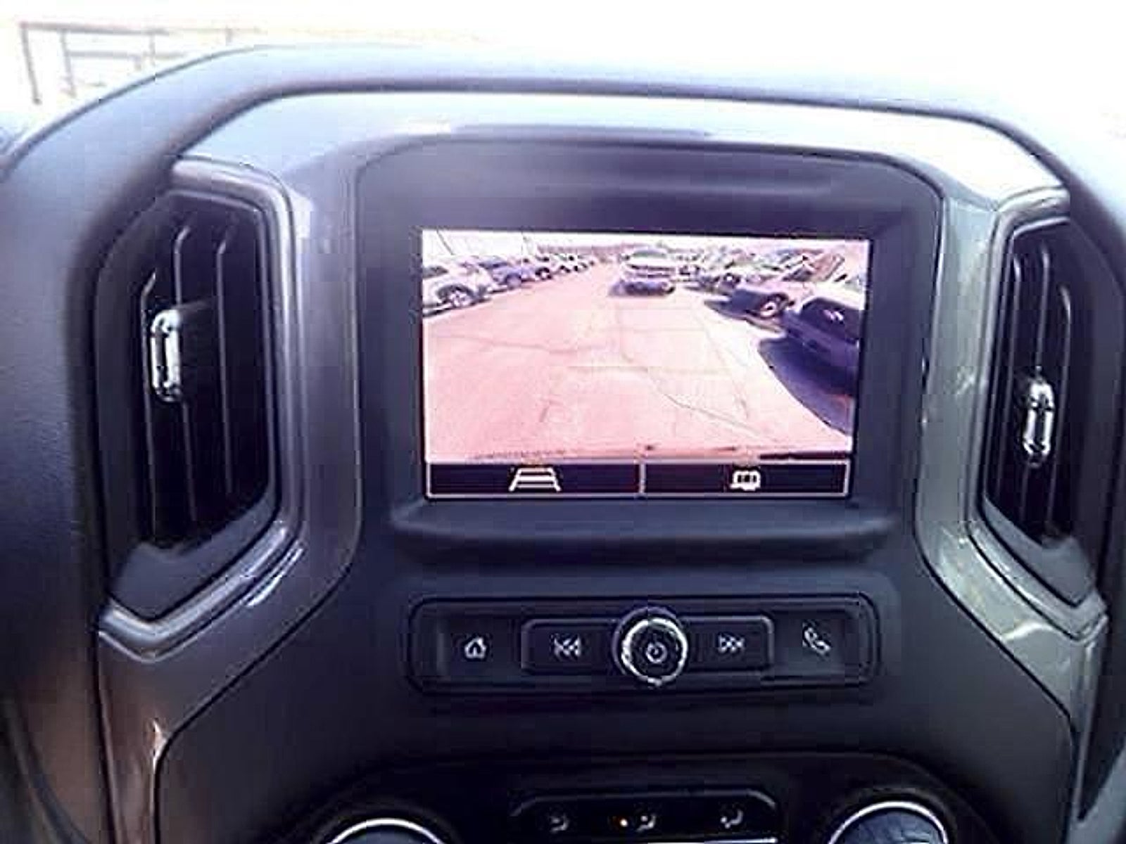 2022 Chevrolet Silverado 1500 4WD Crew Cab Short Bed WT