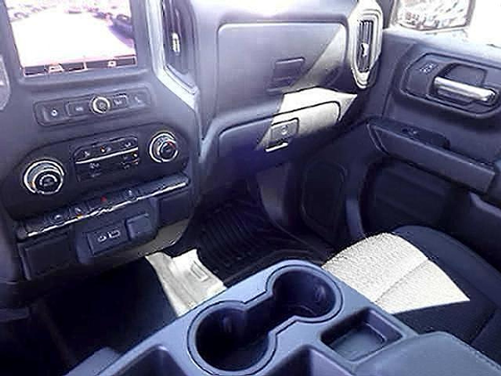 2022 Chevrolet Silverado 1500 4WD Crew Cab Short Bed WT