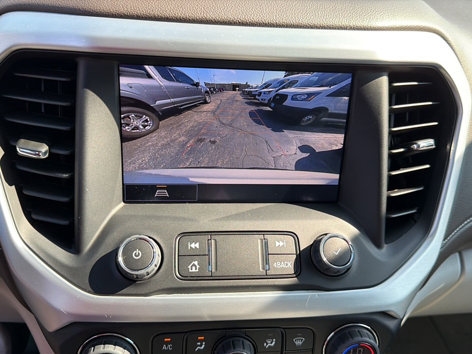 2023 GMC Acadia AWD SLT