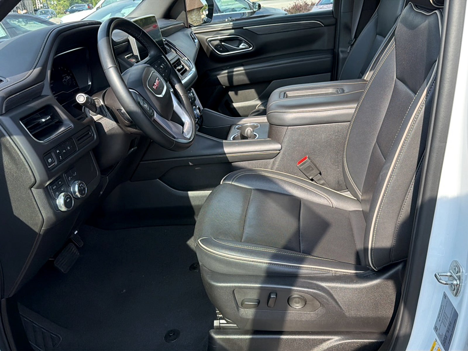 2024 GMC Yukon 4WD SLT