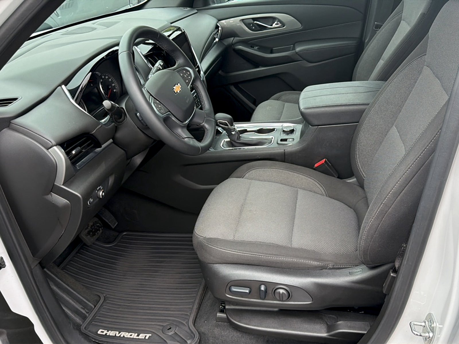 2023 Chevrolet Traverse FWD LT Cloth