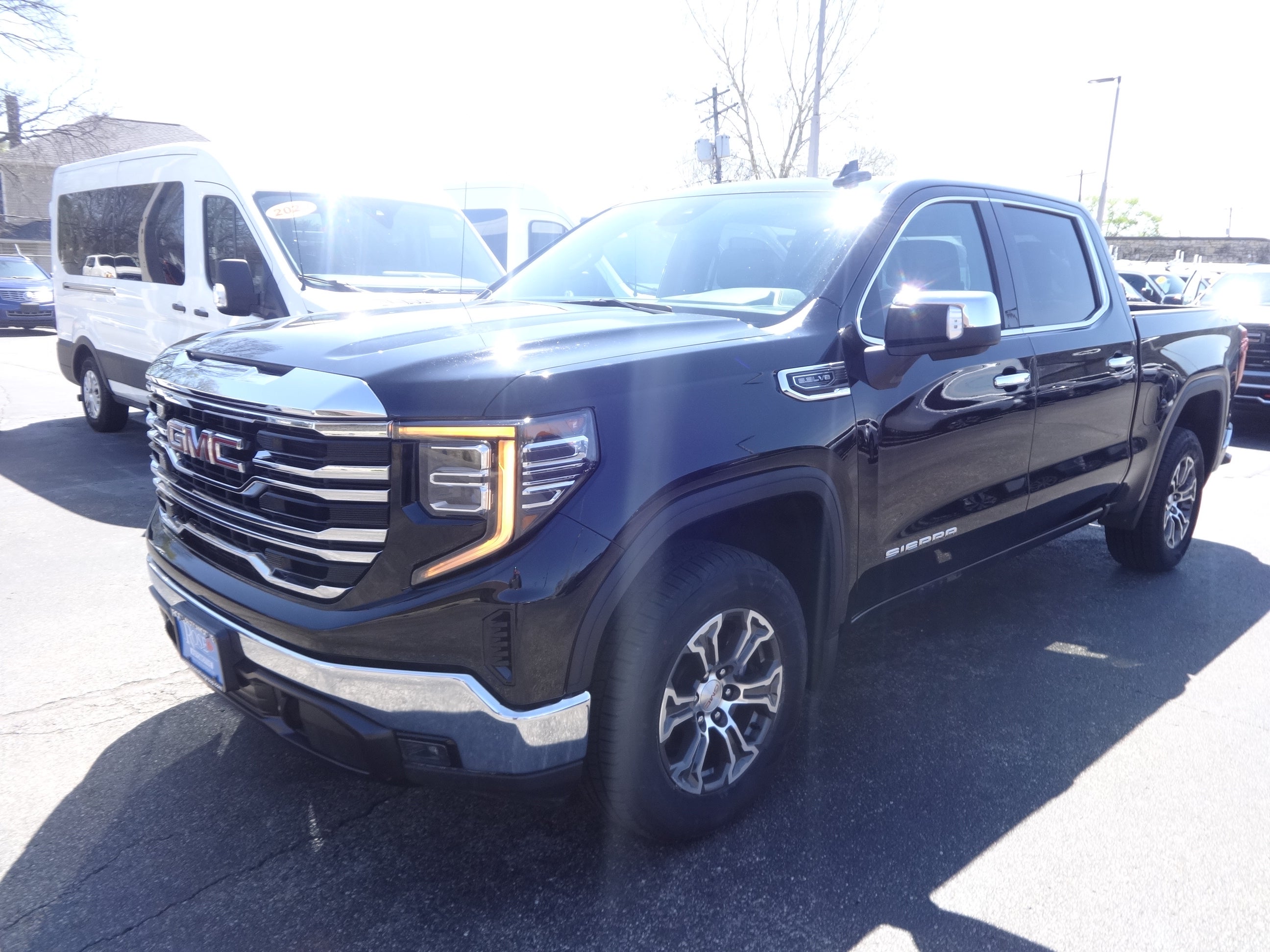 2025 GMC Sierra 1500 4WD Crew Cab Short Box SLT