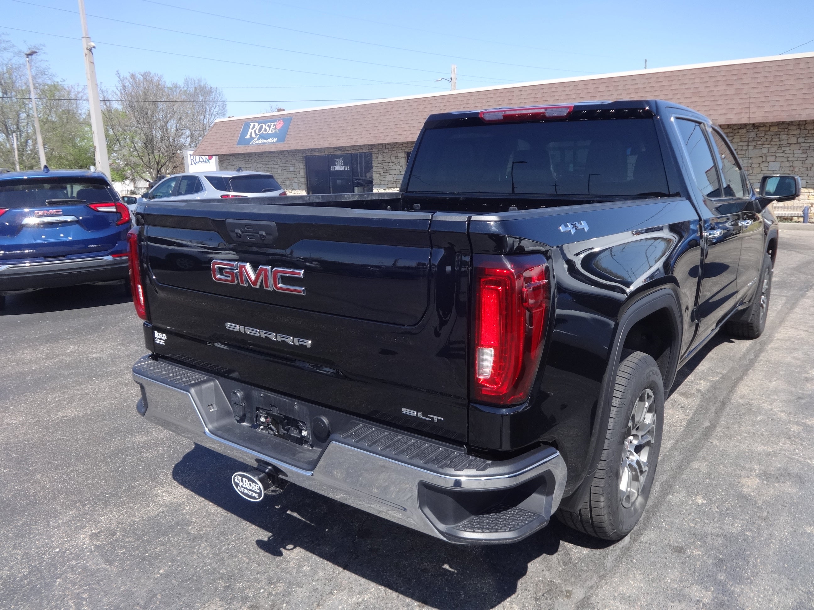 2025 GMC Sierra 1500 4WD Crew Cab Short Box SLT