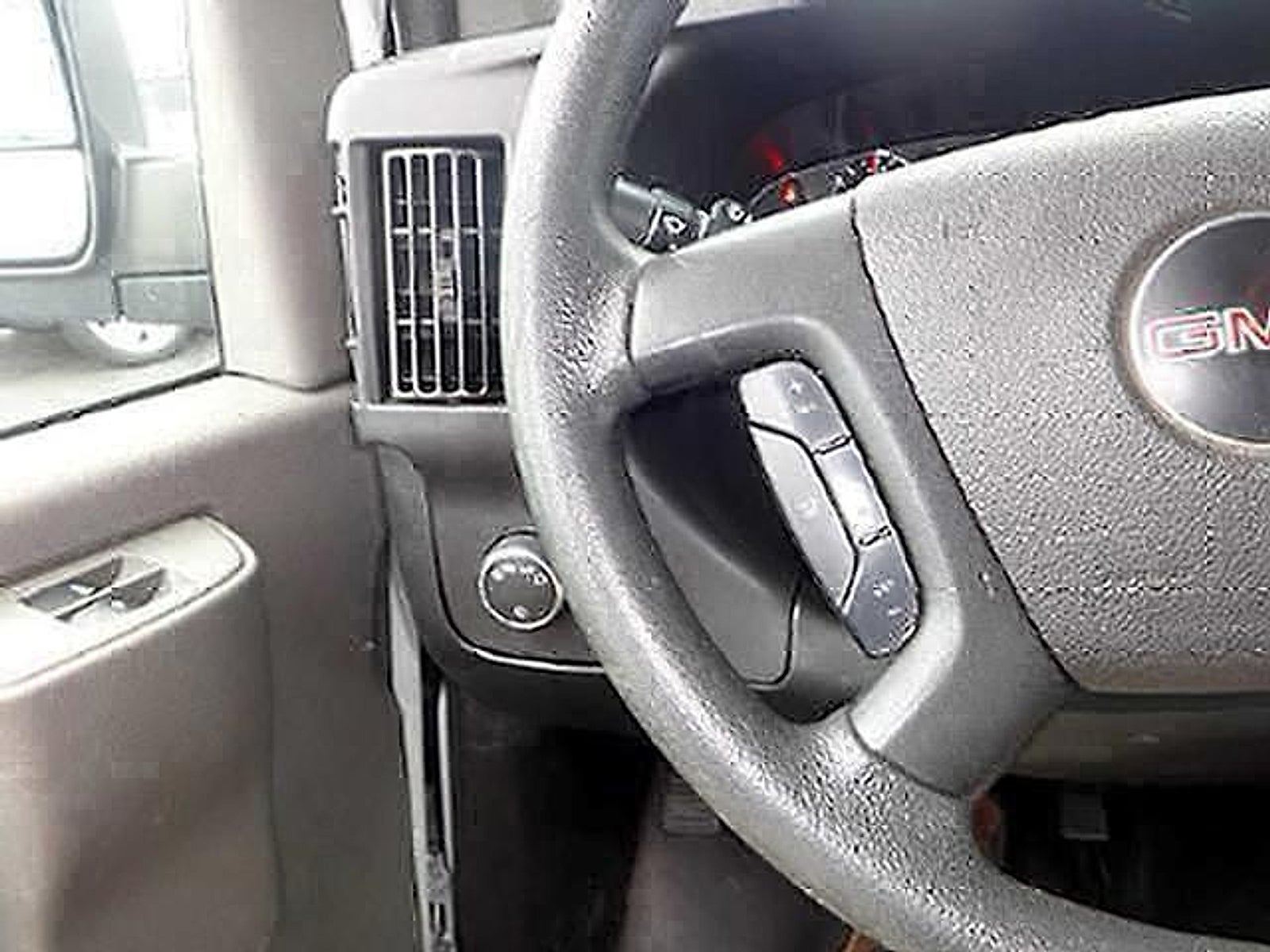 2020 GMC Savana Cargo Van RWD 2500 135"