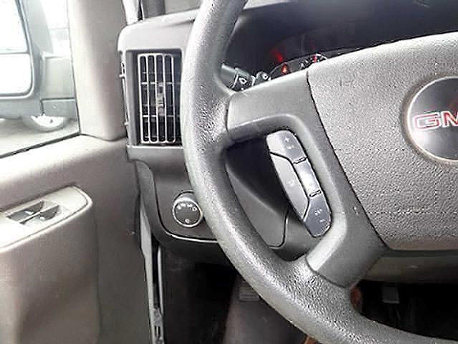 2020 GMC Savana Cargo Van RWD 2500 135"