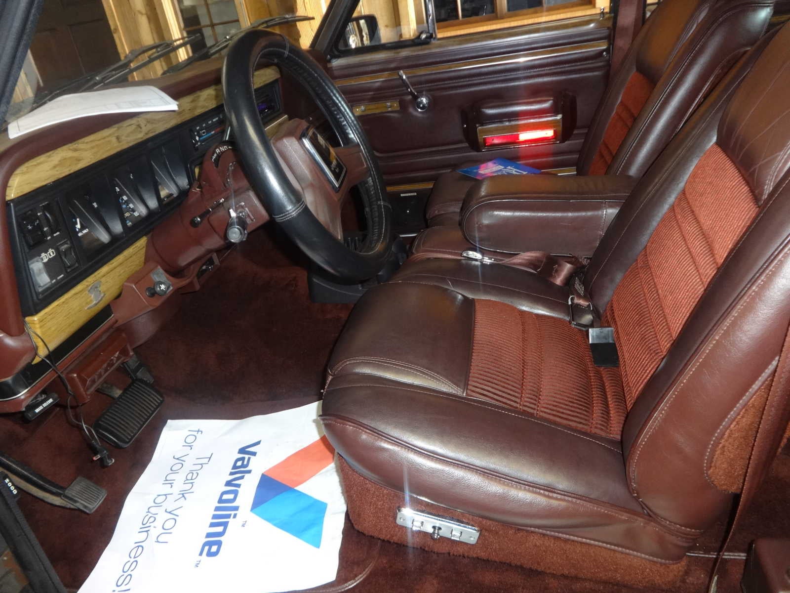 1989 Jeep Grand Wagoneer 4dr Wagon 4WD