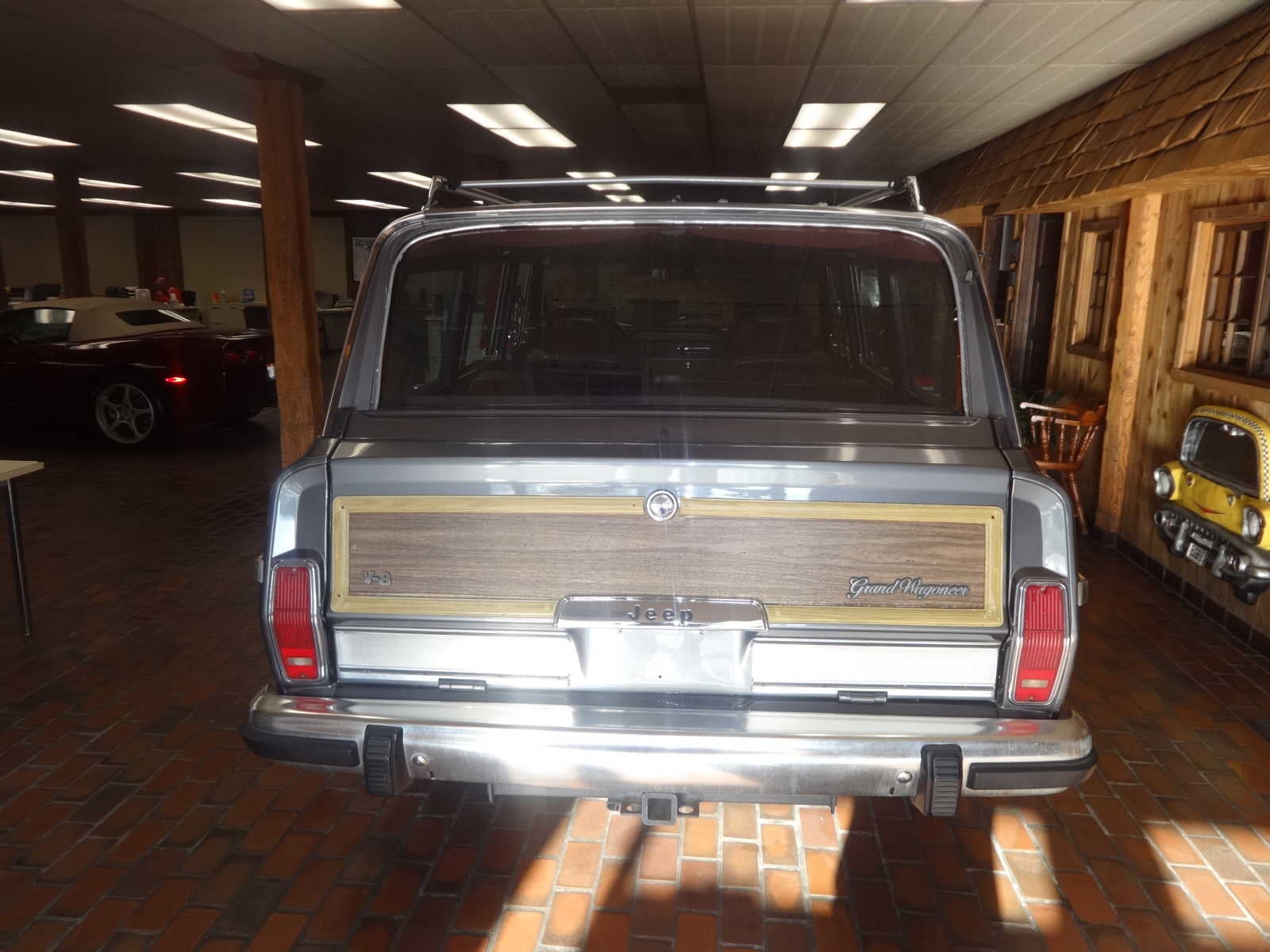 1989 Jeep Grand Wagoneer 4dr Wagon 4WD