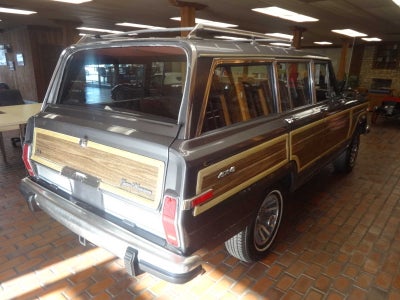 1989 Jeep Grand Wagoneer 4dr Wagon 4WD