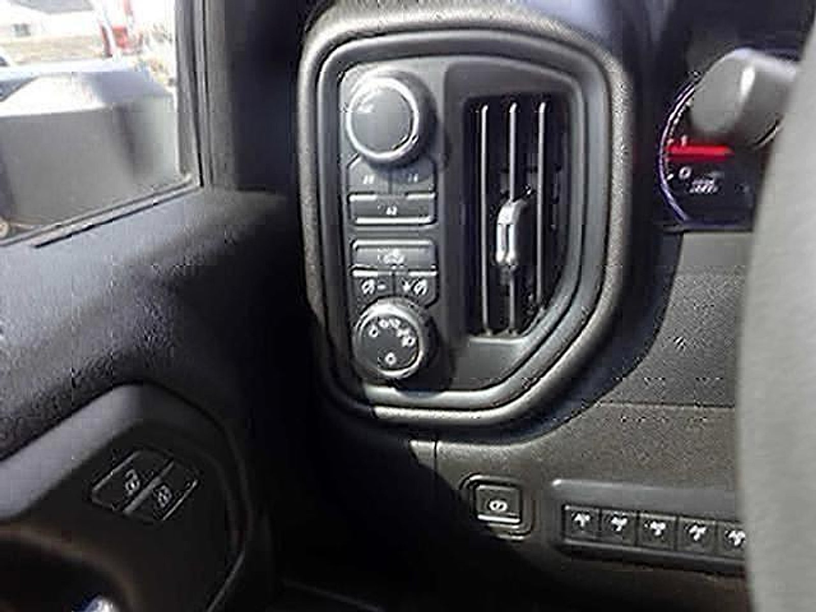 2022 Chevrolet Silverado 2500HD 4WD Crew Cab Standard Bed Custom