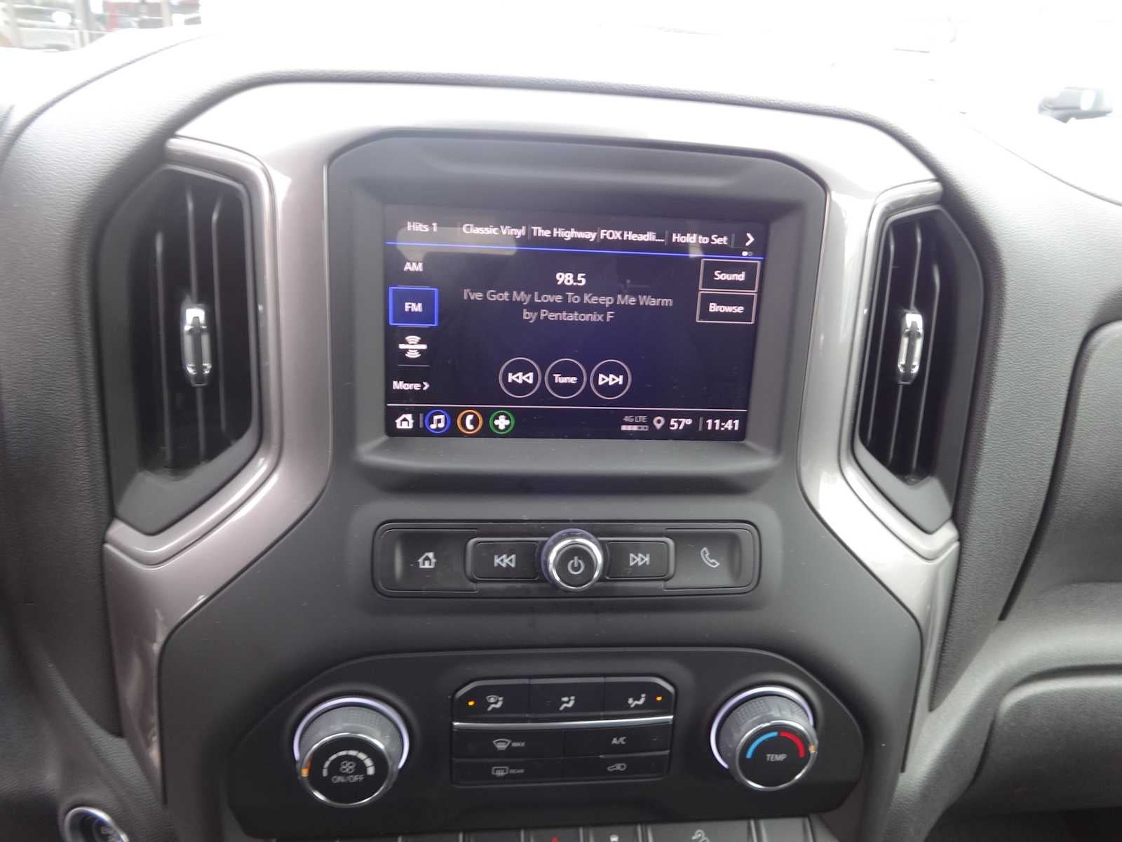 2022 Chevrolet Silverado 1500 Custom Trail Boss