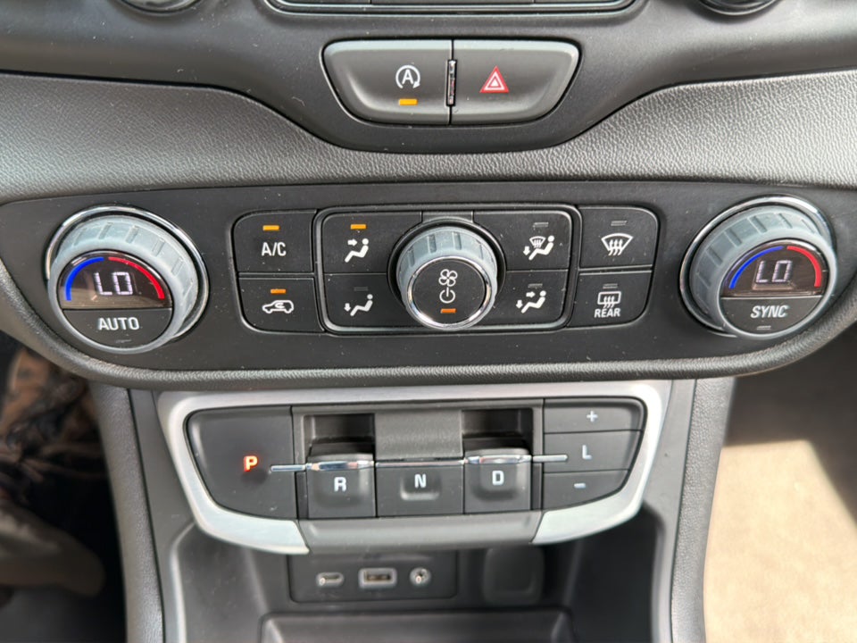 2024 GMC Terrain AWD SLT