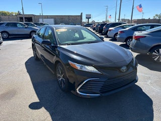 2022 Toyota Camry Hybrid XLE