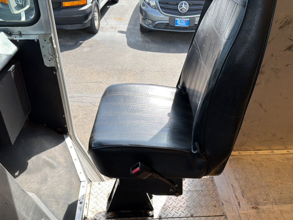 2005 Workhorse FT-2061 Base