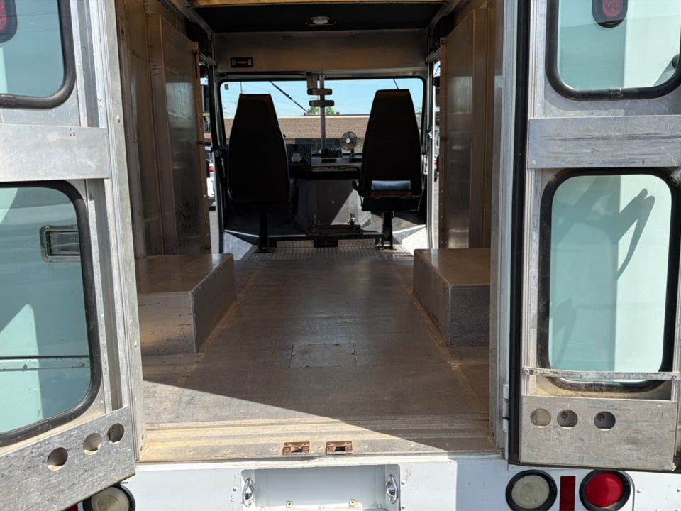 2005 Workhorse FT-2061 Base